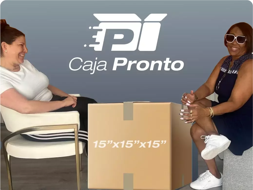 Mujeres recibiendo paquetes